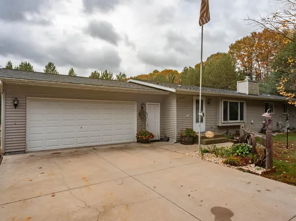 W7987 Cottonville Ln, Wautoma, WI 54982