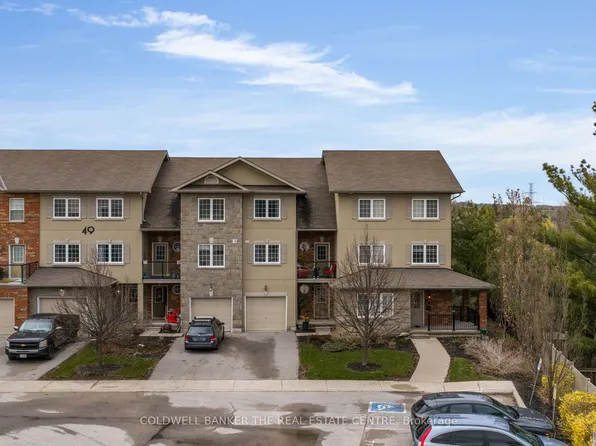 49 Ferndale Dr S #7, Barrie, ON L4N 5W9