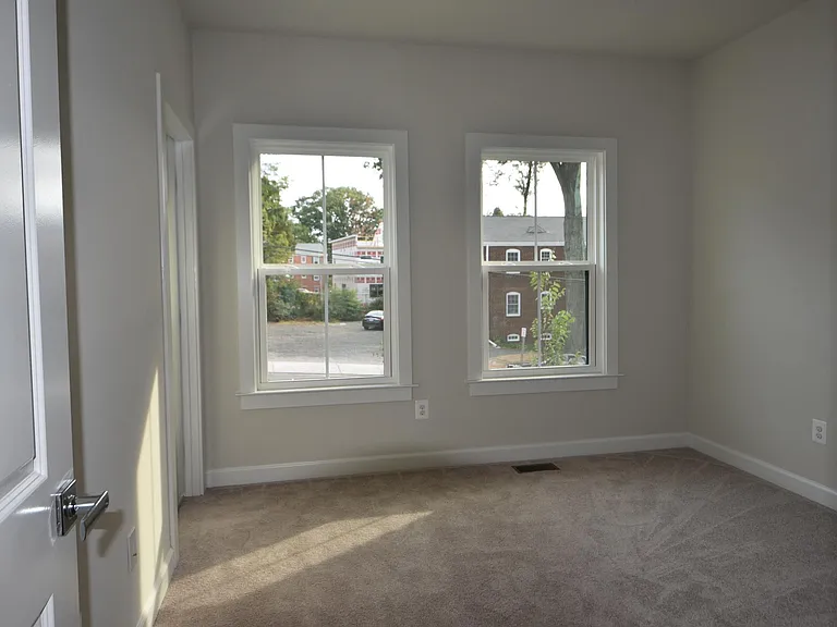 2nd large BR in upper level