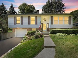 6802 Bentley Ave, Darien, IL 60561