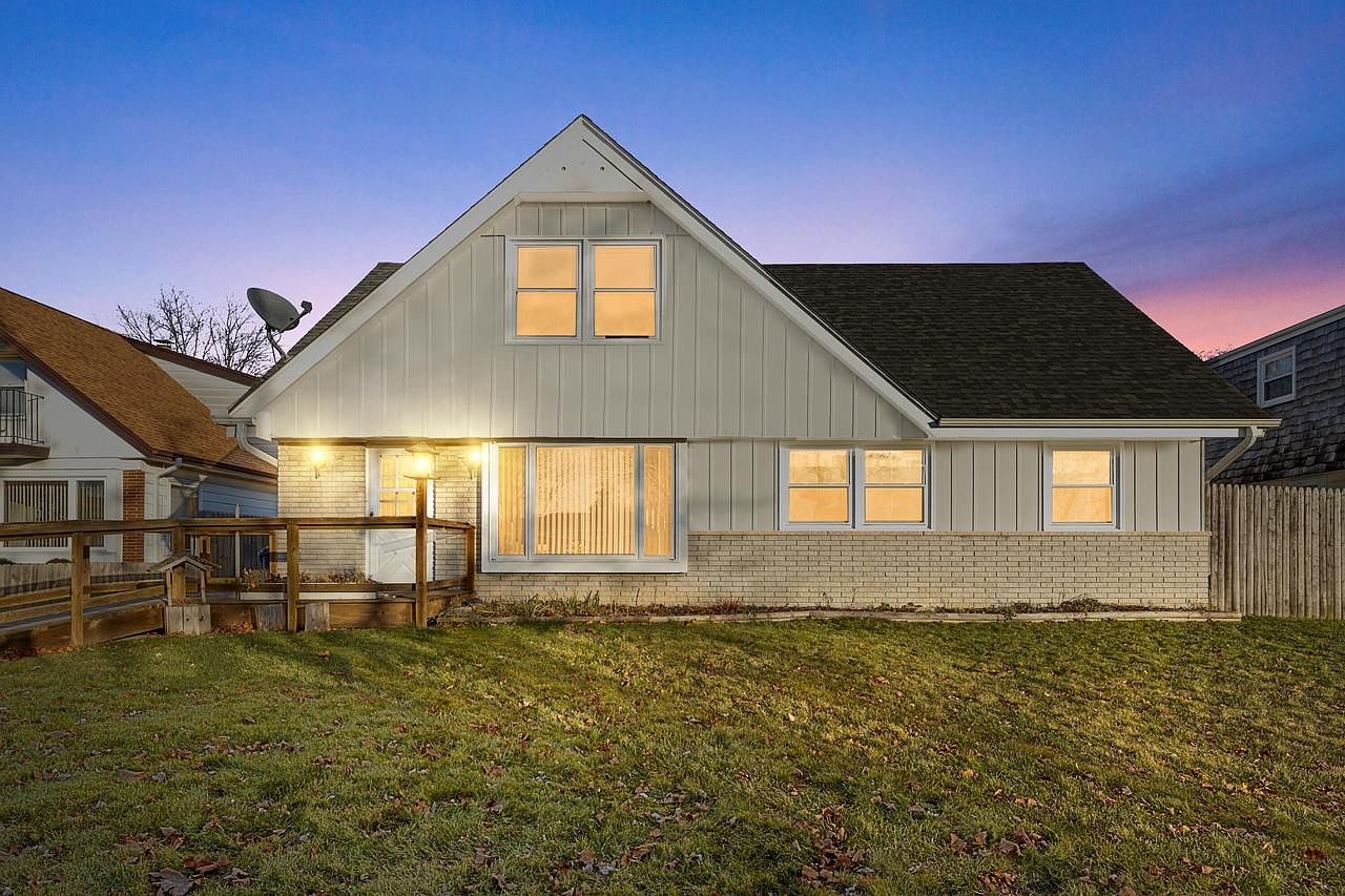 3713 Regency DRIVE, Racine, WI 53402 Zillow