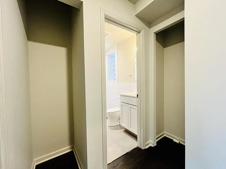 1371 S California Ave #2F — Photo 21