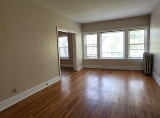 918 Reba Pl #34, Evanston, IL 60202