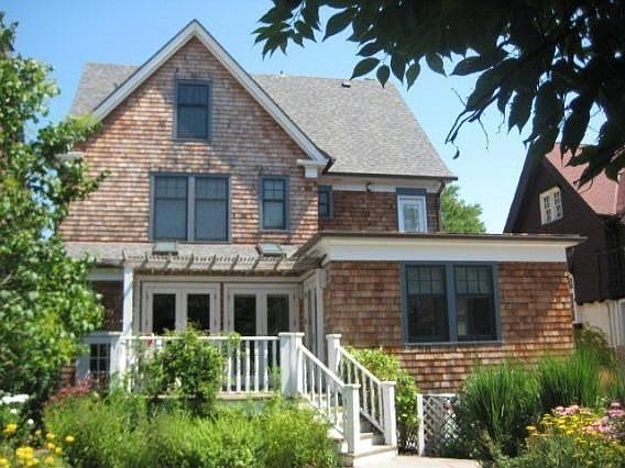 3rd image of 2723 E Bradford Ave