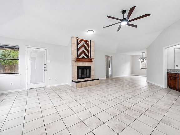 5th image of 11014 Landsbury Ct