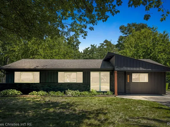 2534 Lafay Dr, West Bloomfield, MI 48324