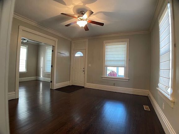 3rd image of 2302 W Moss Ave