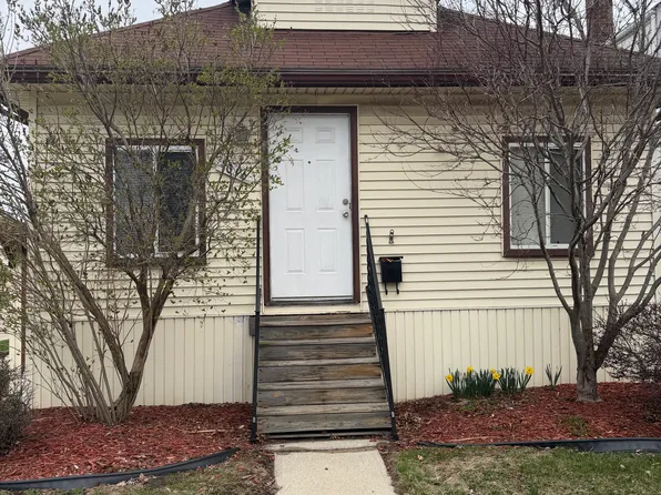 1096 2nd St #1, Wyandotte, MI 48192