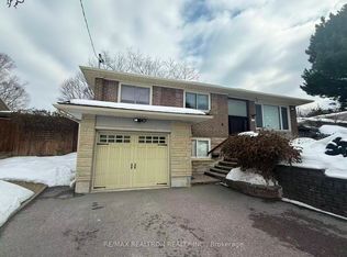 15 Lotus Ct #1, Toronto, ON M2H1J6