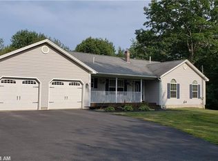 811 Lebanon Rd, Winterport, ME 04496