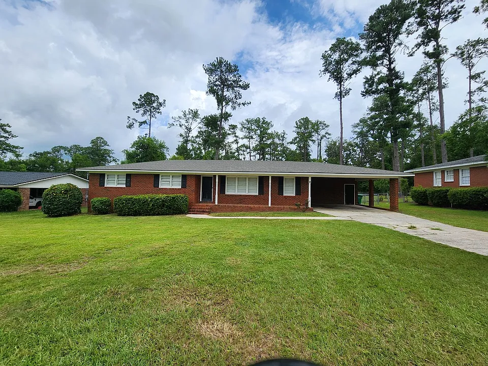 1218 Thomwal St