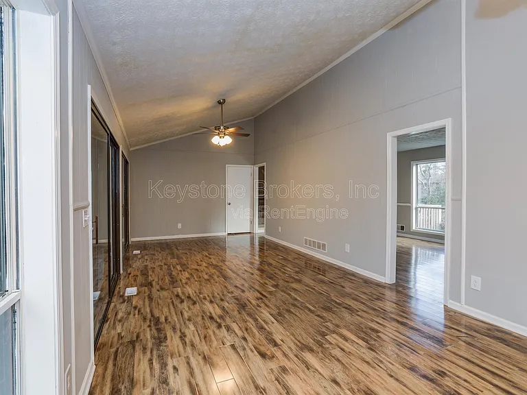 2700 Creekview Point NW — Photo 7