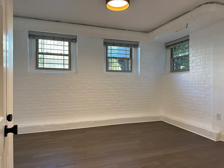 11433 Ashbury Ave #1 — Photo 35