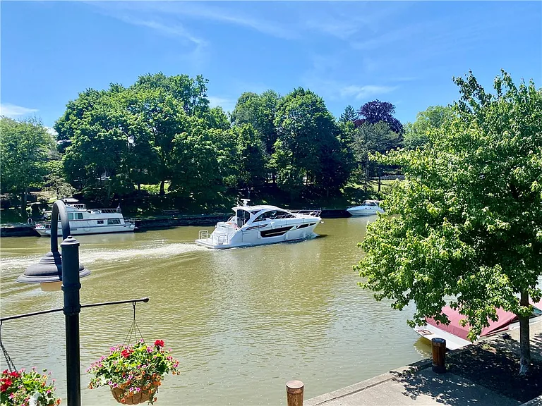 460 Stone Rd — Photo 45