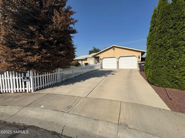 2805 Loren Ct, Yakima, WA 98902