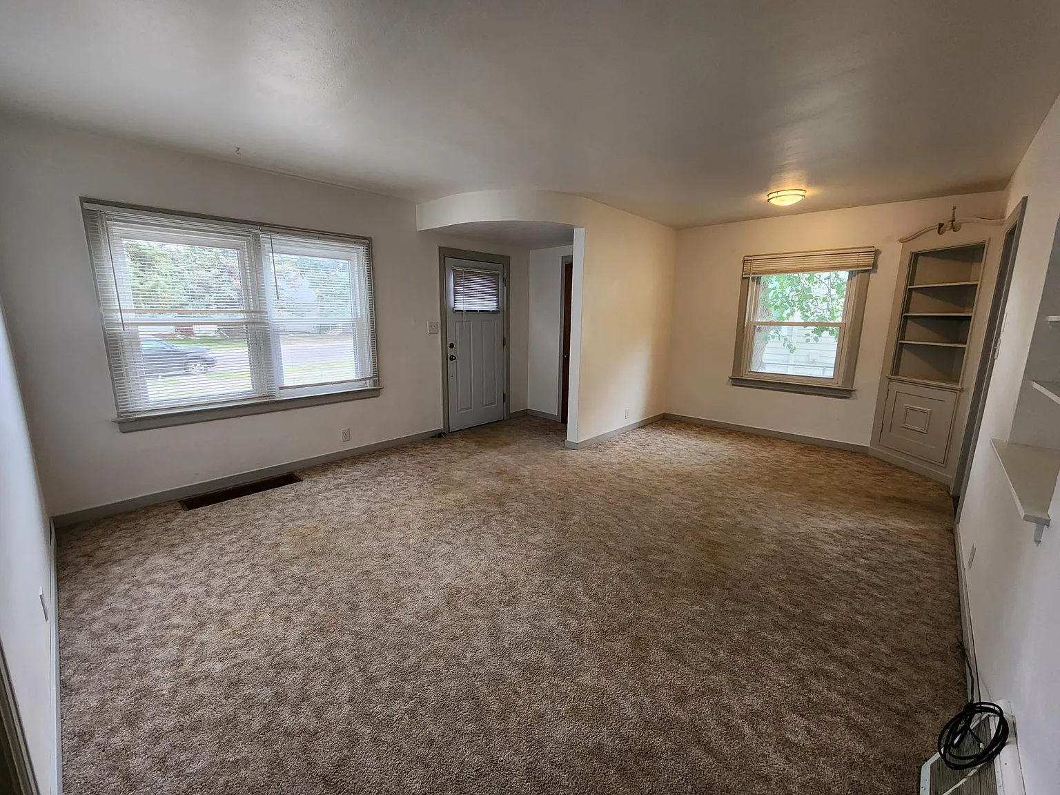 5th Ave N, Great Falls — Photo 2