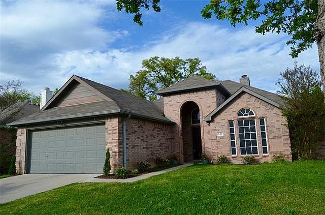 1st image of 543 Oakbrook Dr