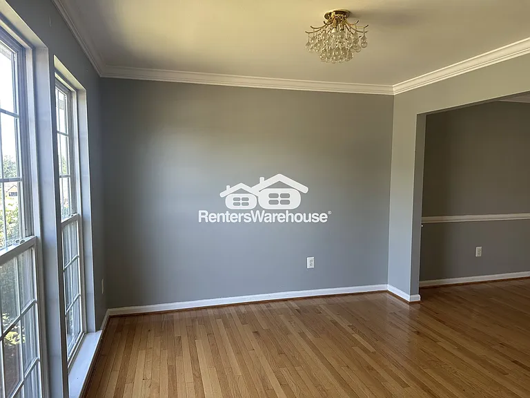 5613 Harvey Ct — Photo 6