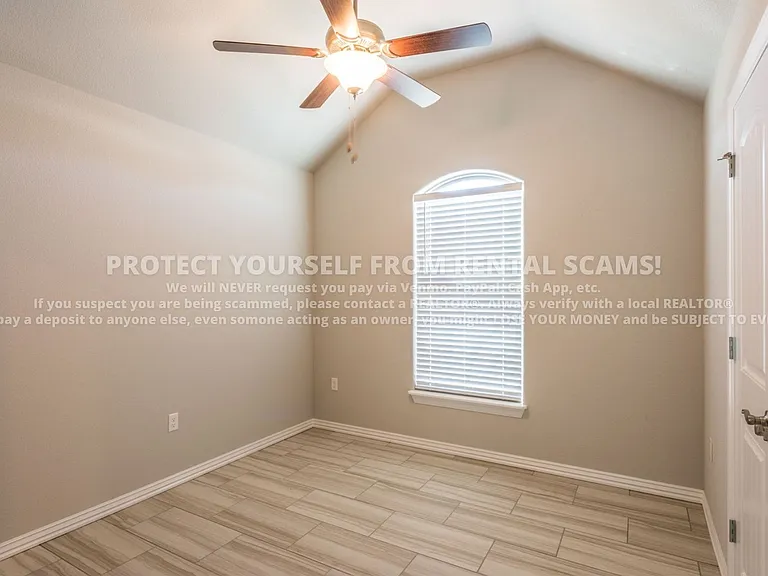 50 N Benchmark Ln — Photo 9