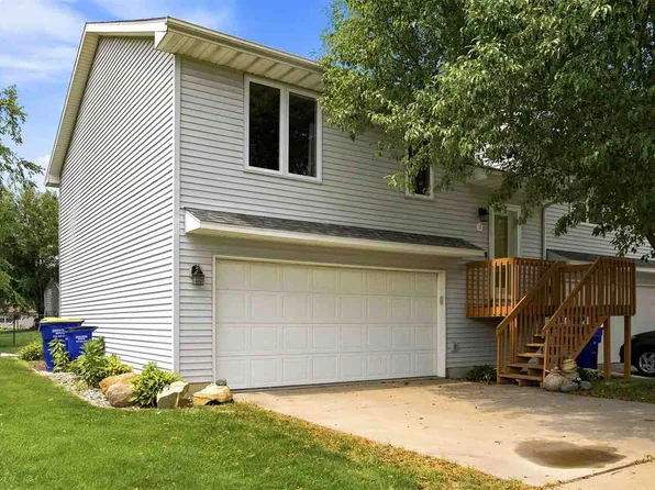 408 Sugar Creek Ln APT J, North Liberty, IA 52317