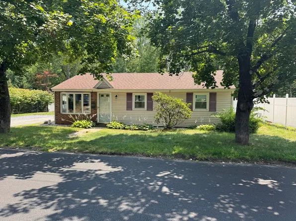 19 Candice St, Clinton, MA 01510