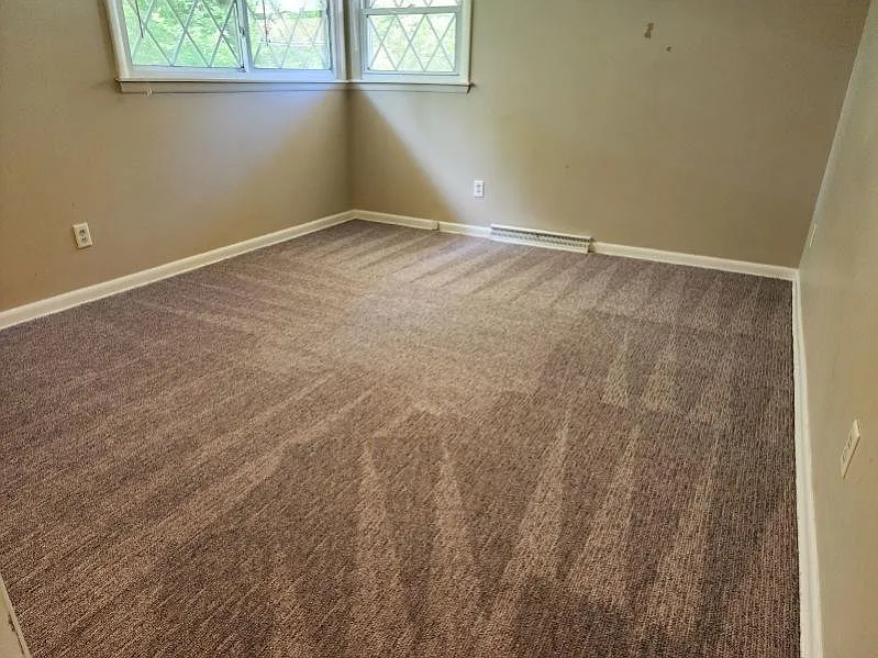 4 bed, 2000 sqft, $2,400 — Photo 2