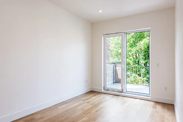 Rented by Nooklyn NYC LLC | media 46