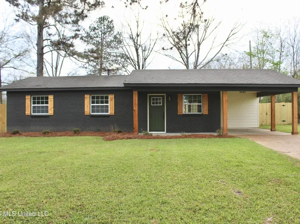 1304 1st Ave NE, Magee, MS 39111