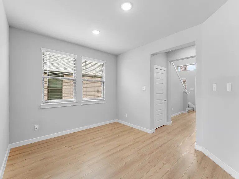 124 Mandarin St — Photo 5