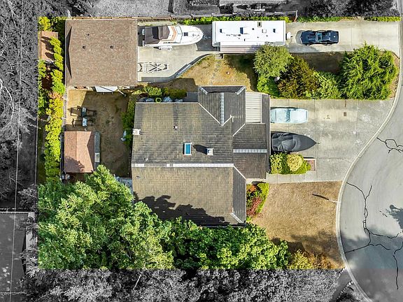 4th image of 800 Seamist Pl