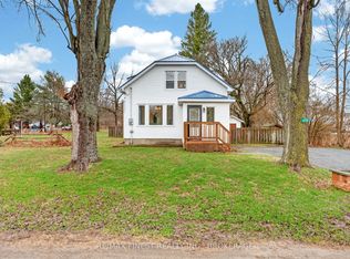6074 Bank St, South Frontenac, ON K0H 2W0