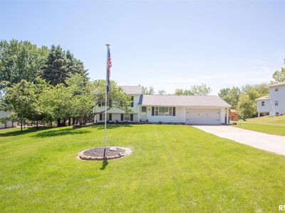 4363 Tanglewood Rd, Bettendorf, IA, 52722