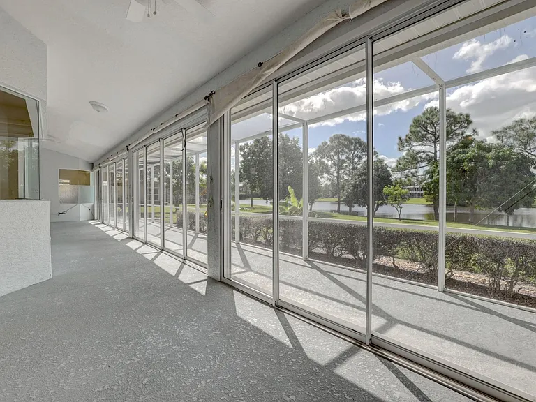 8028 Plantation Lakes Dr — Photo 42