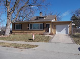 1014 S 4th St, Atchison, KS 66002