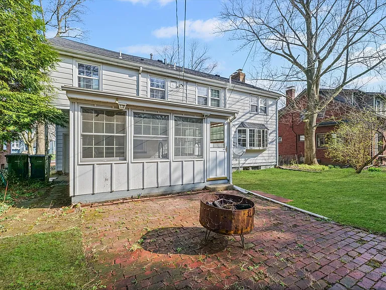 207 W Vermont Ave — Photo 34