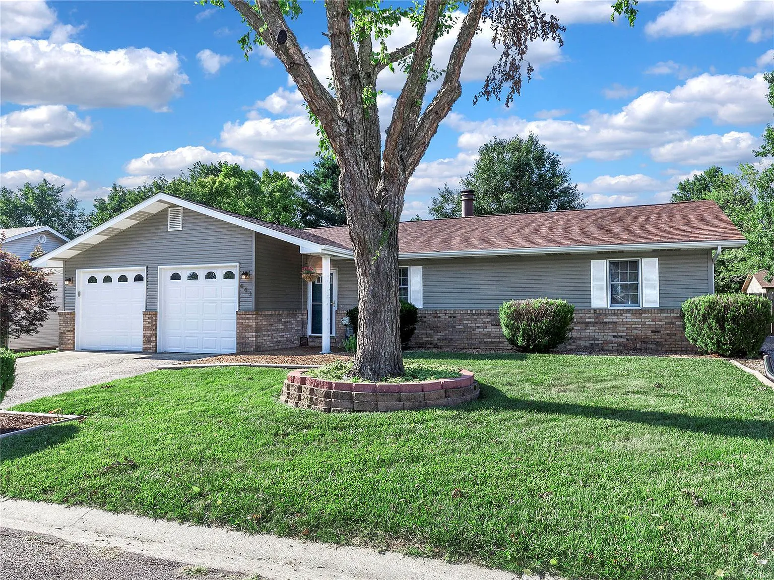 443 Eagles Way photo 1