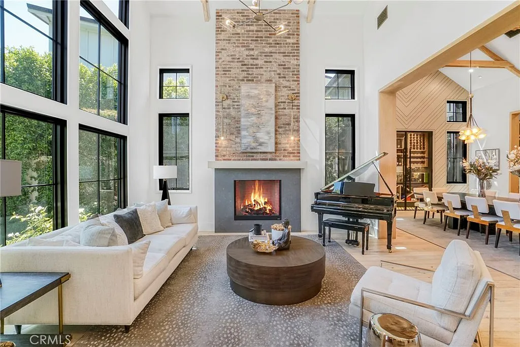 5 bed, 7.0 bath, 6287 sqft, $26,900 — Photo 4