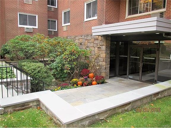 3rd image of 372 Central Park Ave APT 4G