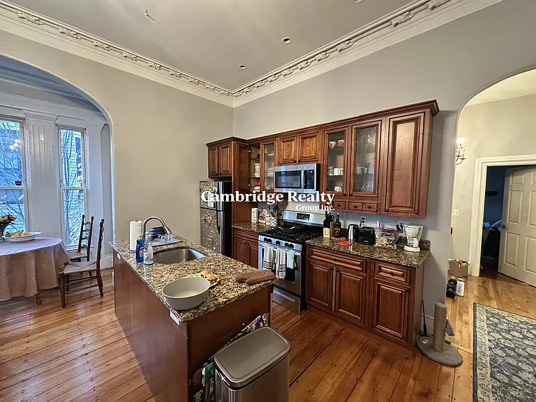 135 Hillside St #1T — Photo 3