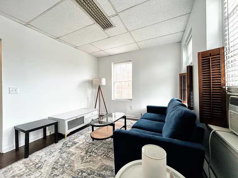 1544 Independence Ave SE #4 — Photo 3