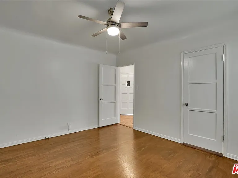 3800 Roxton Ave — Photo 16