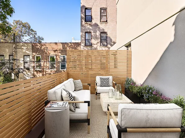 624 New York Ave #2B, Brooklyn, NY 11203