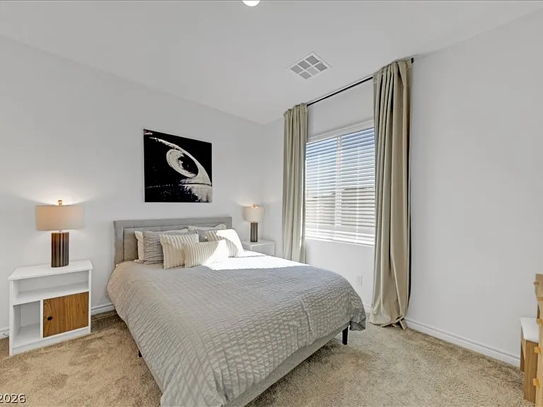 299 Mount Tyndall St — Photo 19