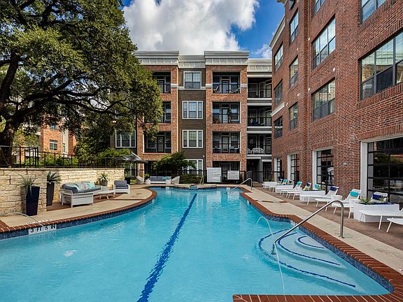 Eastside_amenity_pool 33