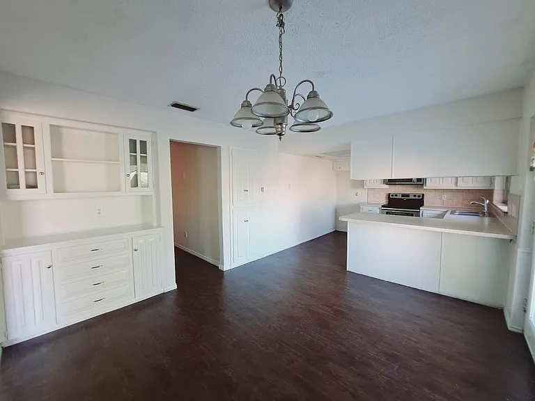 4106 Cedar Creek Dr — Photo 7