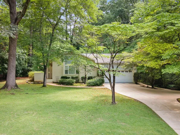 8608 Caswell Ct, Raleigh, NC 27613