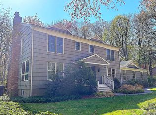 39 Cliff Rd, Port Jefferson, NY 11777