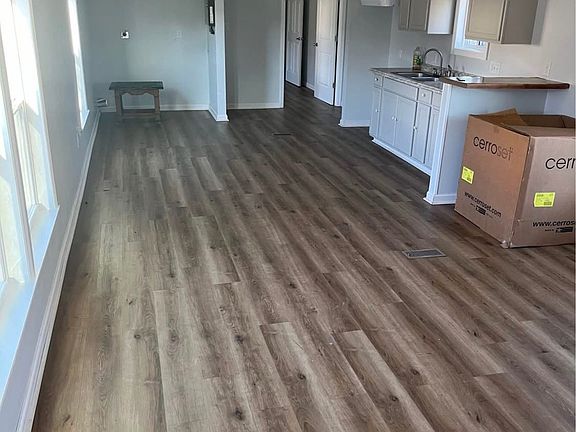 3rd image of 523 Shining Star Ln