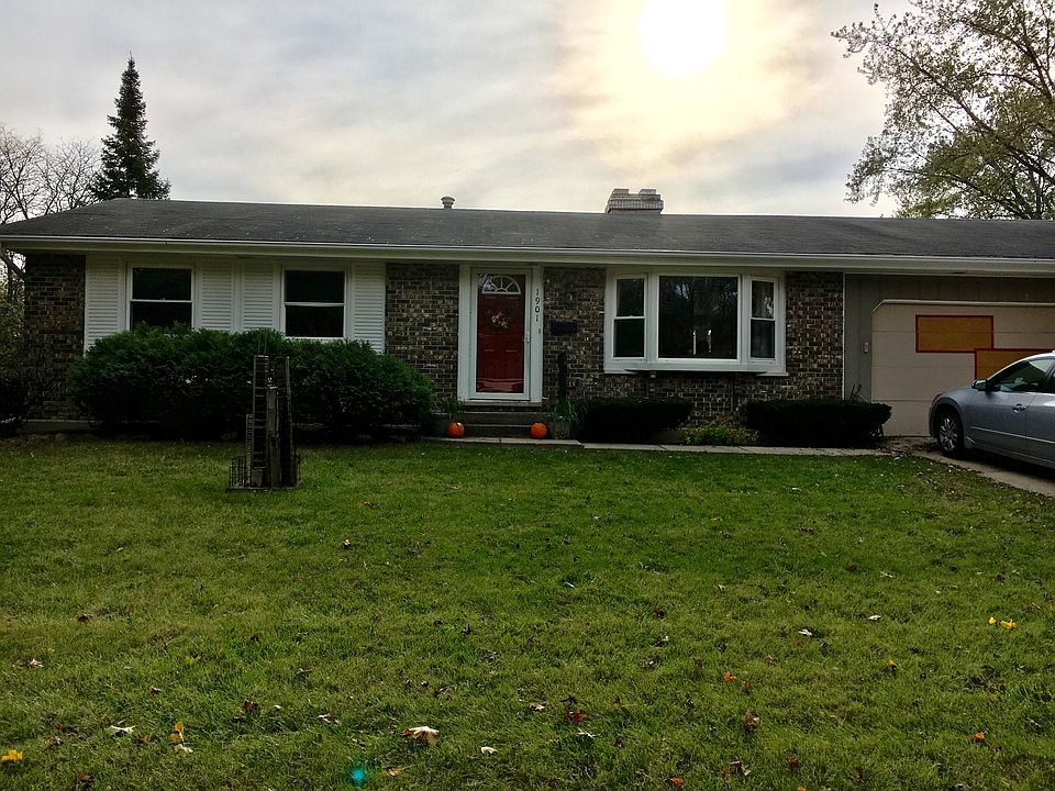 2nd image of 1901 Capri Ln