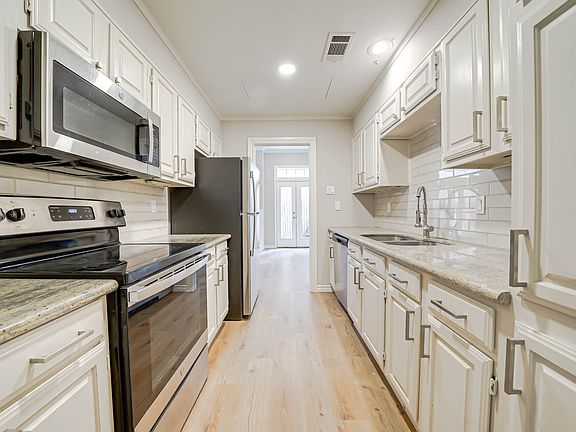 4th image of 3605 Brown St #B-108